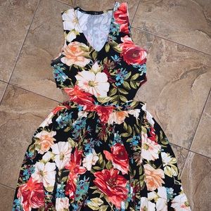 Floral cute out dress